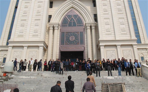 Chinese Officials Destroy Hundreds of Churches, Crosses